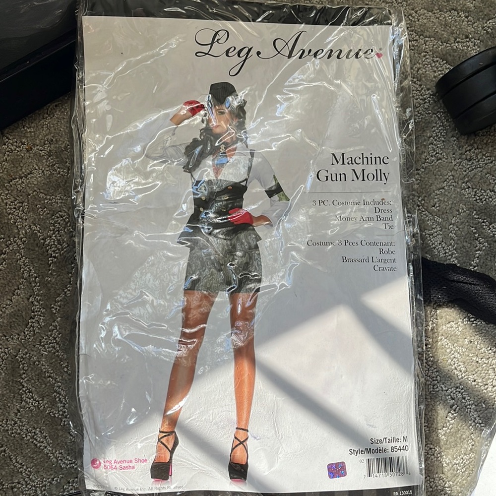 Brand new mob women costume in medium never worn